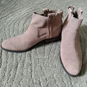 Dv by dolce Vita heeled bootie